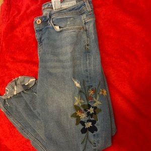 Z1975 embroidered jeans